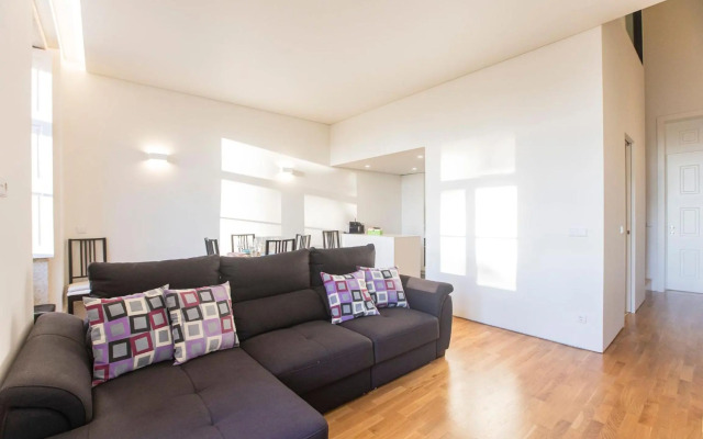 Modern 2BR Duplex Downtown by Art District by LovelyStay