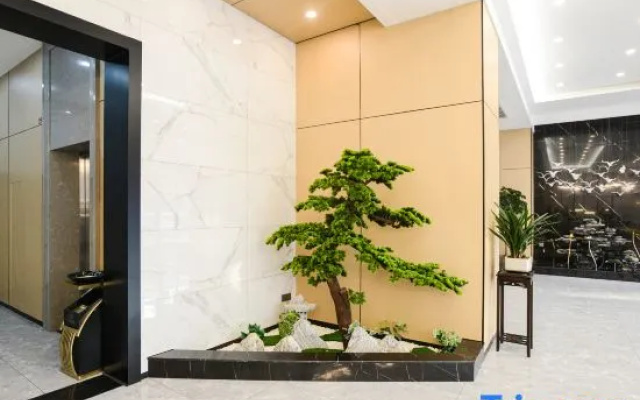 Shengzhou Qinman Hotel (Wuyue Plaza International Convention and Exhibition Center)