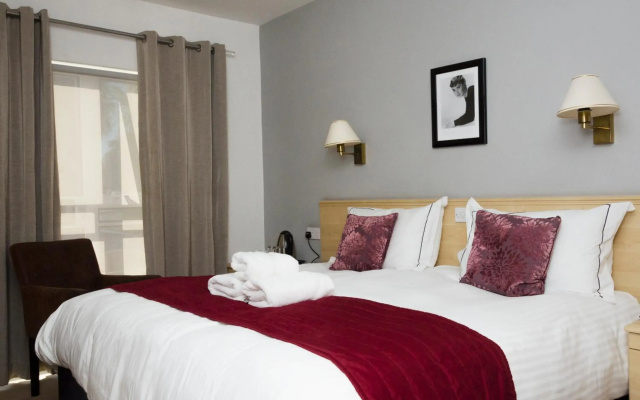 Beachcombers Hotel