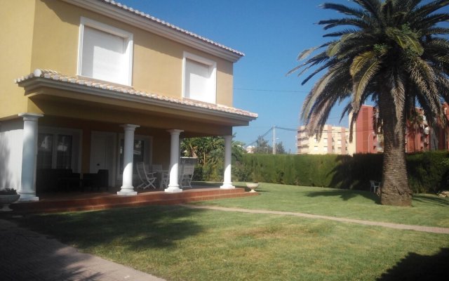House With 3 Bedrooms in Dénia, With Wonderful sea View and Enclosed G