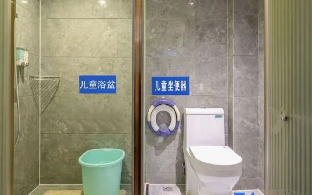 Unitour Hotel (Nanning Railway Station Thirty-Three Middle Subway Station) – Bathroom – Nanning