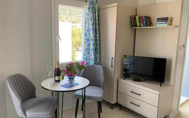 Merve Apartments