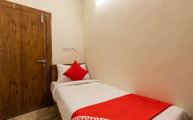 OYO 28360 Hotel Rajdeep