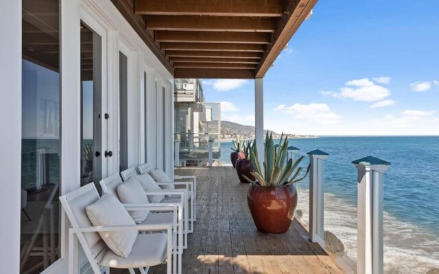 Coastline Villa In Malibu