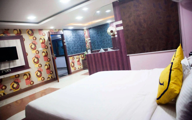 Vista Rooms At M.P Nagar