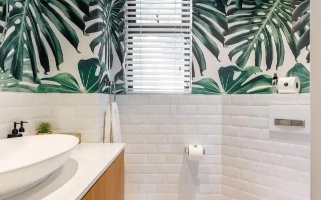 Camps Bay Nest - Townhouse With Ocean Views