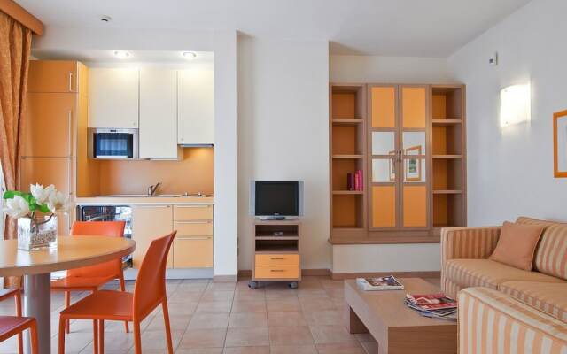 Long Stay Monthly Cheap Apartment With Backyard Garden