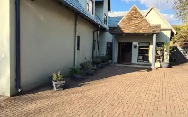 Tudor Manor Guesthouse