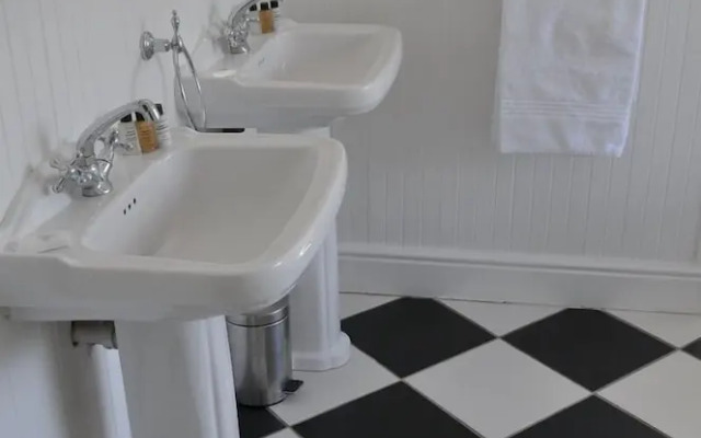 Dark Chocolate Guesthouse