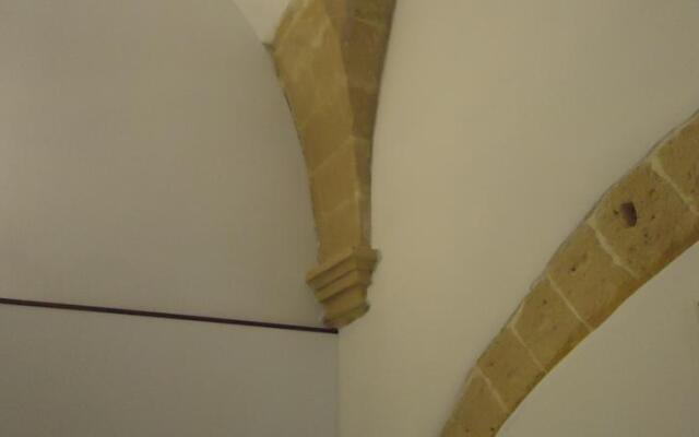Dietro Santa Chiara