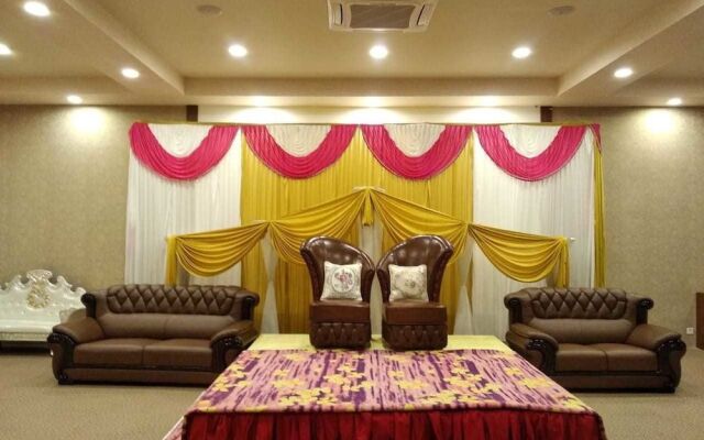 G K Hill View Resort