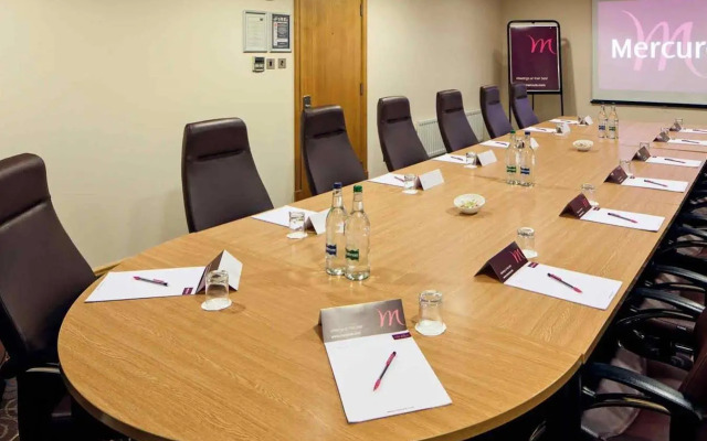 Mercure Leeds Parkway Hotel