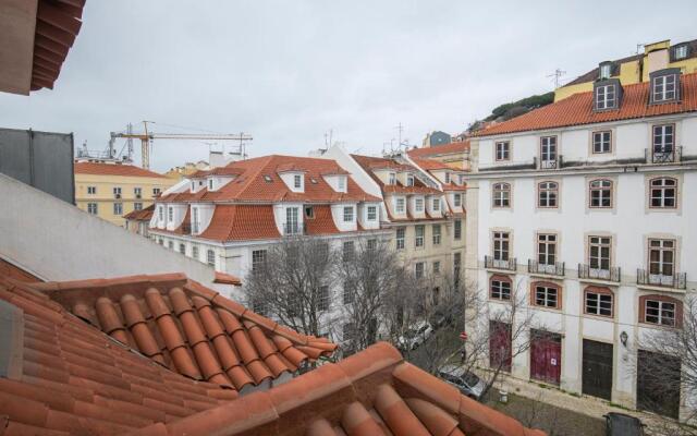 LovelyStay - Distinctive & Unique Apartment next to Sé Cathedral of Lisbon - 5 min to Chiado