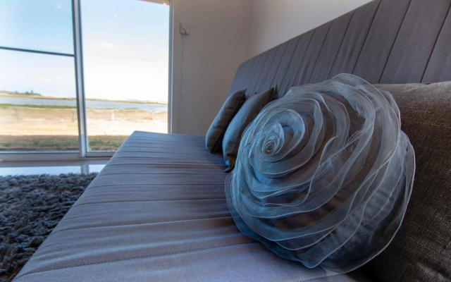 Coorong Island Retreat - Farm Stay at Pet Friendly Property – Guest Rooms – Meningie