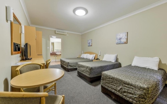 Golden Guitar Motor Inn – Guest Rooms – Tamworth