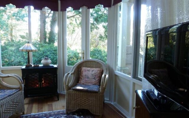Broomelea Bed & Breakfast