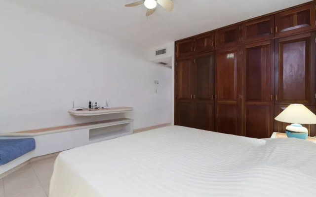 Irving Paradise 202 by CocoBR