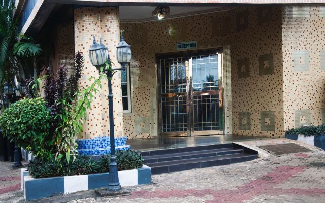 Abanet Hotel