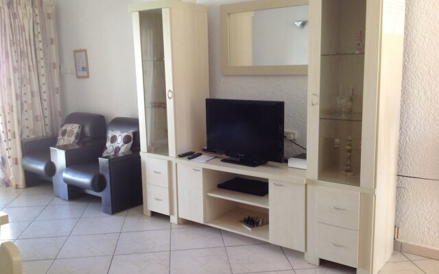 "lovely Apartment in Flic en Flac, Close to the Lovely Beach and all Amenities."