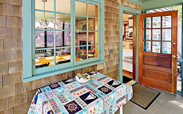 Orleans  On 7 Waterfront Acres 4 Bedroom Home