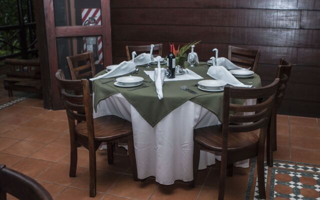 Aninga Lodge