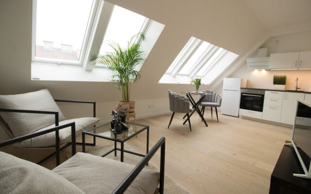 Stylish & Modern Apartment