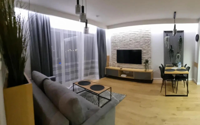 Apartament Plaza Tower Deluxe -Zagnańska (Garaż, Targi)