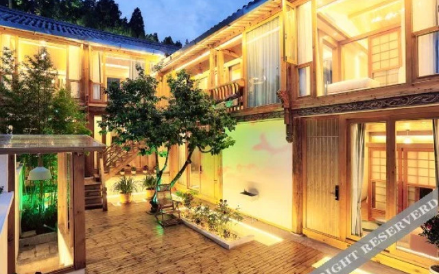 Zen Holiday Inn (Lijiang Ancient City Sifang Street)