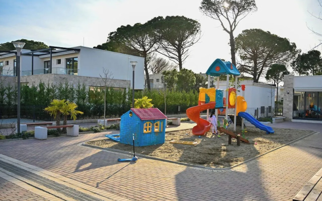 Aqua Bliss Apartment