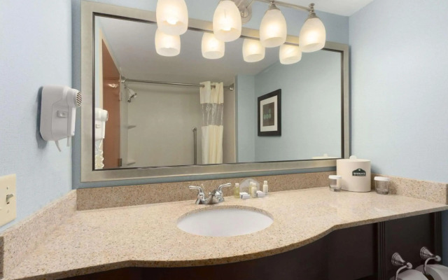 Holiday Inn Express Fayetteville Fort Bragg by IHG