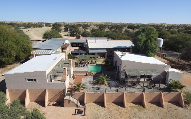 Kalahari Farmstall - Accommodation and Campground