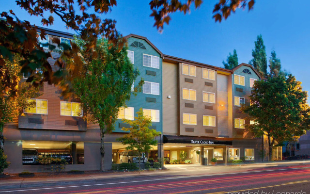 Silver Cloud Inn Portland