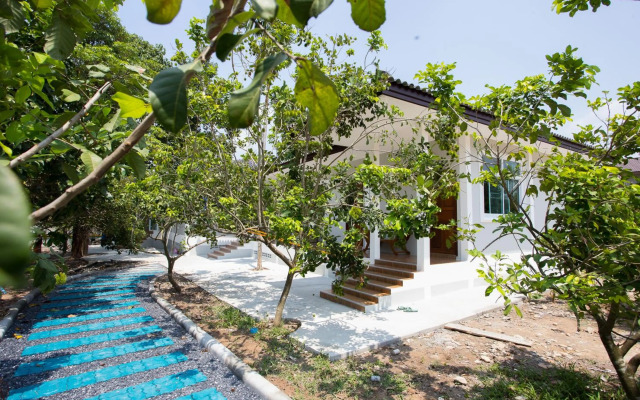 Baan Suan Khun Yaiy Nakhon Nayok