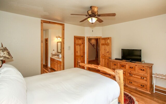 Castle Glen Chalet-1845 by Big Bear Vacations