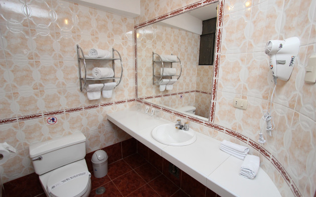 Hotel De La Villa Hermoza