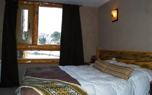 Ruca Pehuen Eco-Lodge De Montaña