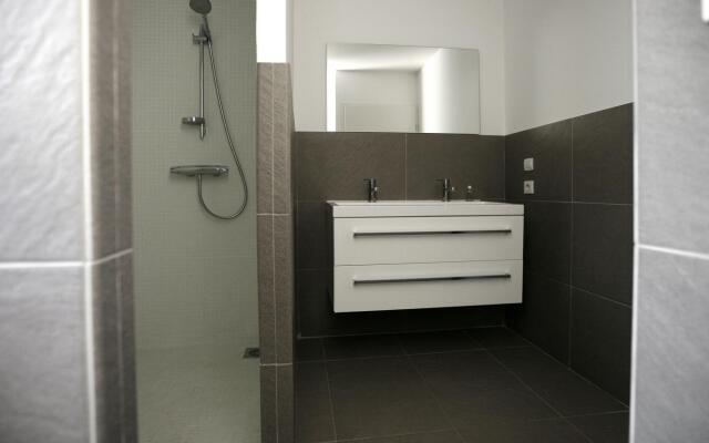 Peaceful Villa With Pool & Views