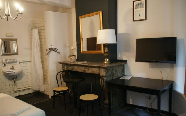 Hotel1875