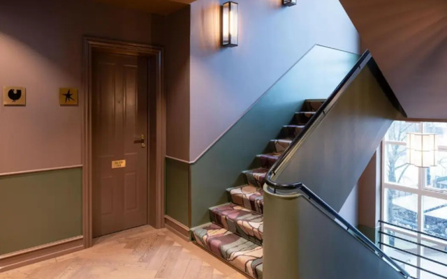 Hypernym Hotel & Suites