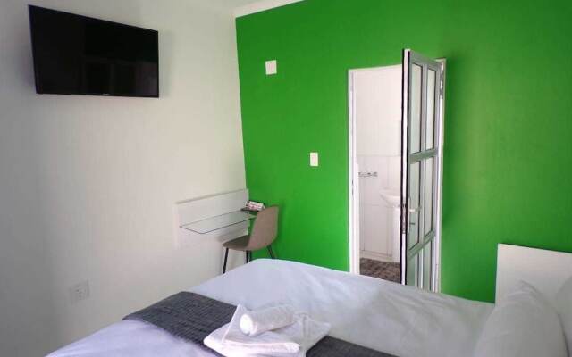 Joy Guesthouse-Seapoint - Adults Only