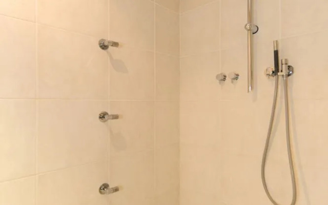 Pavillon Riviera 1 YourHostHelper