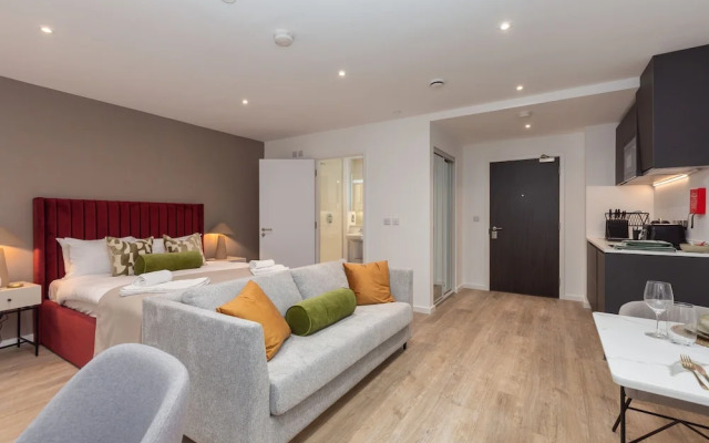 Spacious Studio Near City Centre