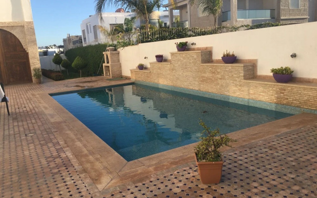 Beach Side Villa With Pool RefN1050