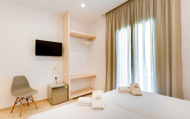 Anamar Santorini