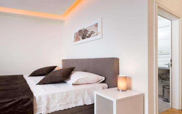 Riva Rooms