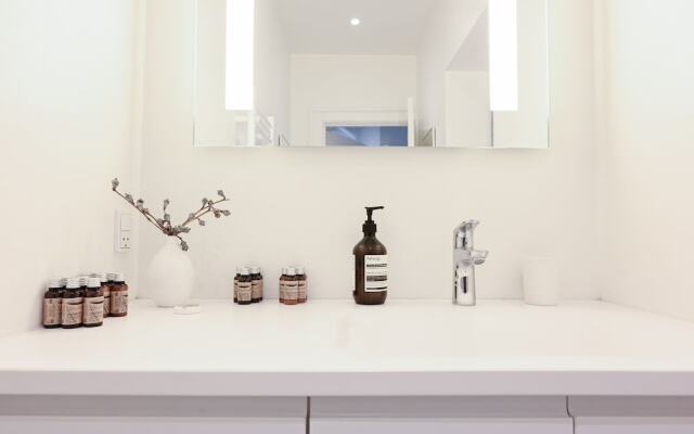 Beautiful 2 Bedroom Apartment With Designers Furniture In Downtown Copenhagen