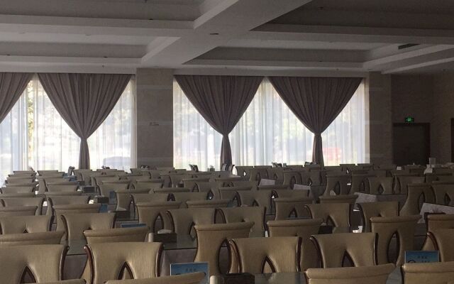 Luoyang Zhenghe Hotel