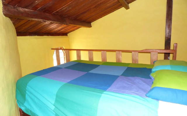 La Casa Amarilla