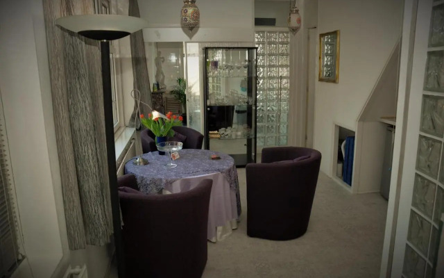 Sam's Place