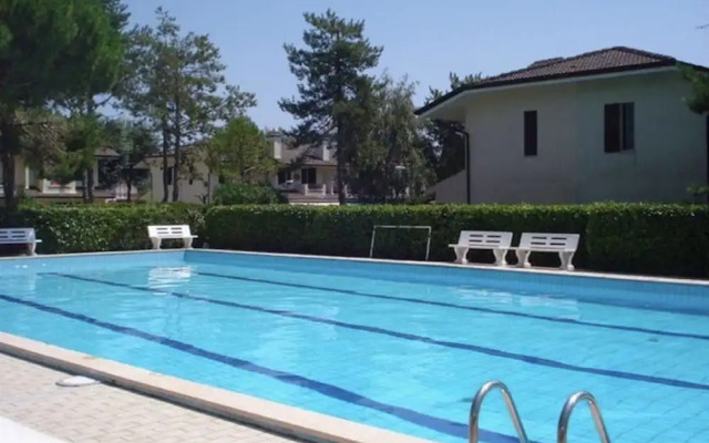 Elegant Villa With Pool and Barbecue